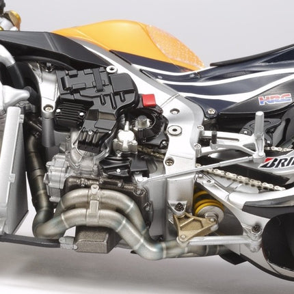 Tamiya 1/12 Repsol Honda RC213V '14 Motorcycle Model Kit TAM14130