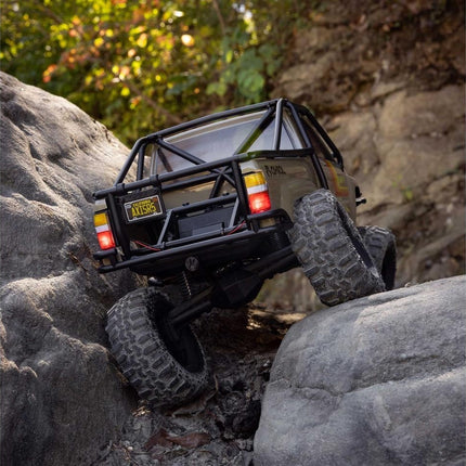 Axial SCX10 III 1987 Toyota SR5 1/10 RTR 4WD Electric Rock Crawler Tan AXI2062T1