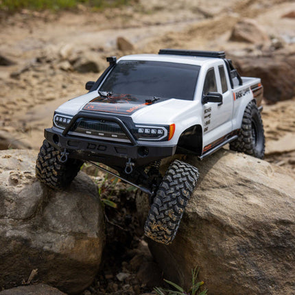 Axial 1/10 SCX10 III Base Camp 4X4 Rock Crawler Brushed RTR, White AXI1375T1