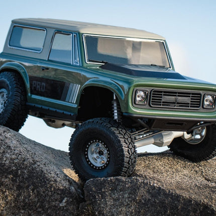 Vanquish Products VS4-10 Origin Classic Pro 1/10 4WD Rock Crawler Kit Clr Axles