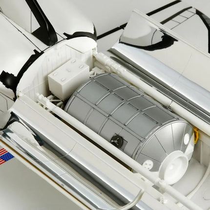 Tamiya 1/100 Space Shuttle Atlantis Plastic Model Kit TAM60402